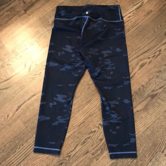 lululemon athletica Pants - Lululemon size 12 Wunder Under Crop Camo